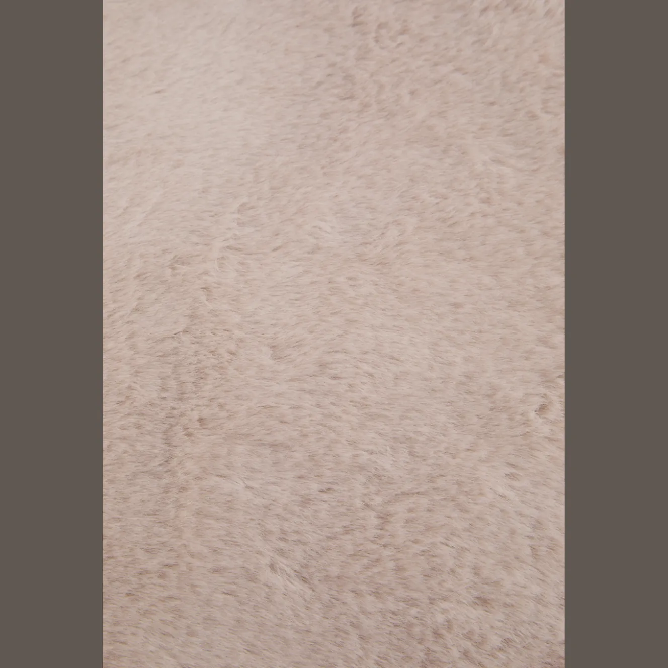 Action Wohnaccessoires<Teppich aus Kunstfell
